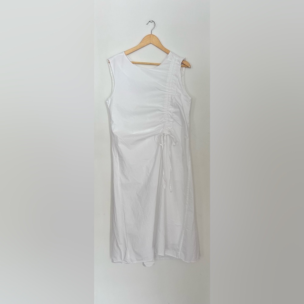 Poete white sleeveless midi dress with gathering on the side - Picture 6 of 10